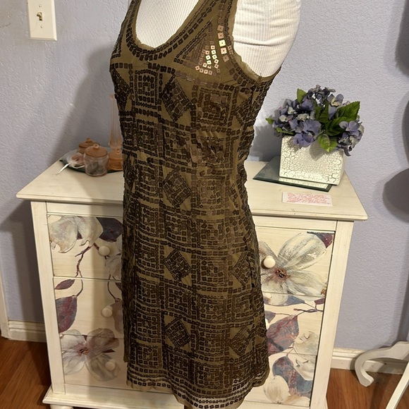 Max Studio Bronze Beauty - Picture 2 of 9